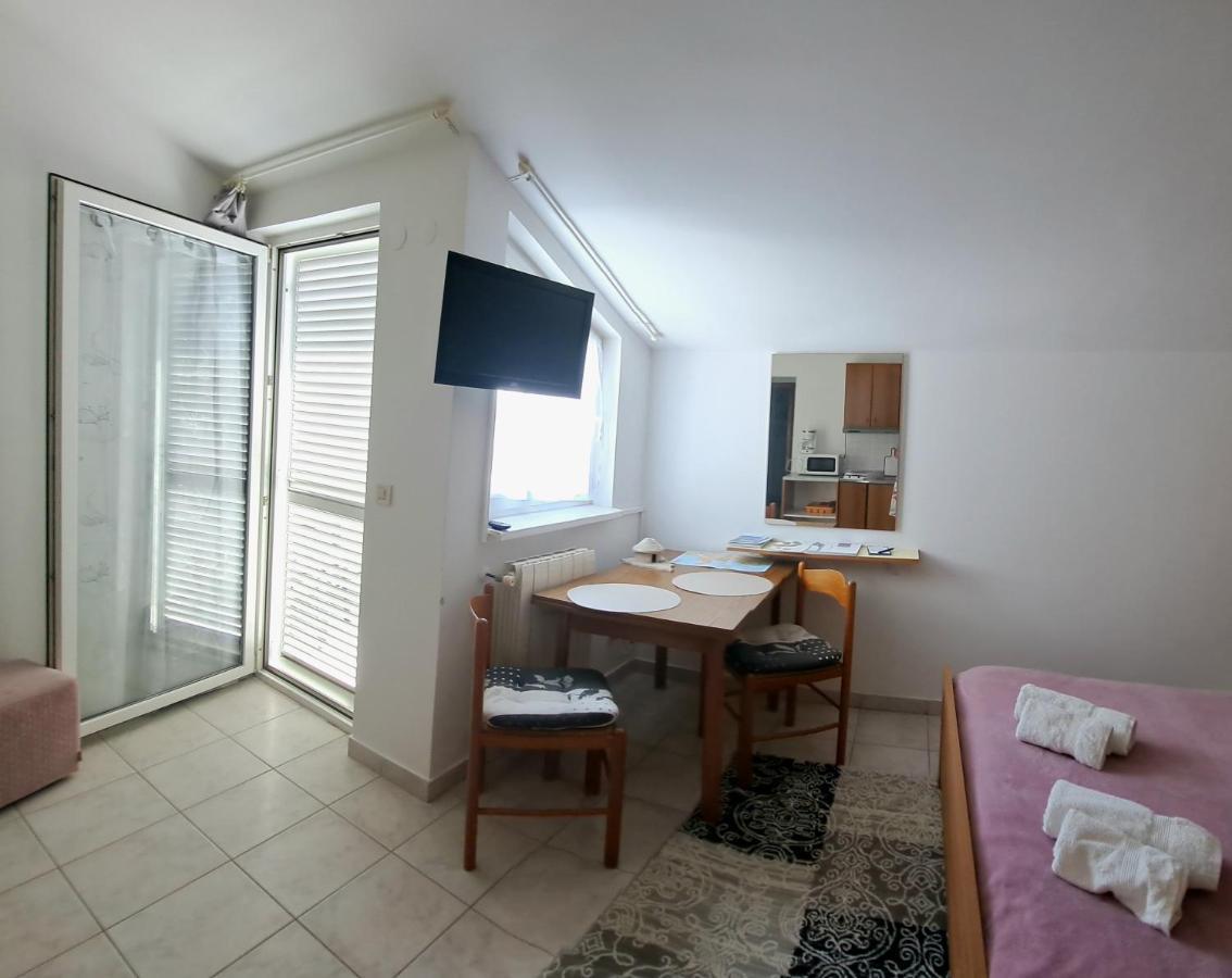 Studio Apartman Olivera Rovinj Exterior photo